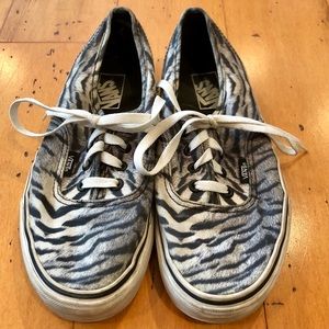 Vans Animal Tennis Shoes 6 Mens 7.5 Womens Tiger